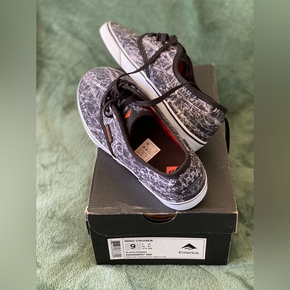 Emerica Wino Cruiser. Black/Orange Men's Shoes Size 9 - Picture 4 of 5